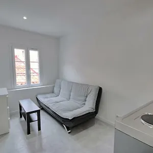 301-studio Au Calme Entierement Renove , Antibes Francia